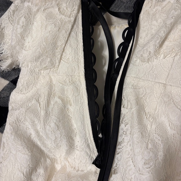 Wedding dress - Picture 2 of 4